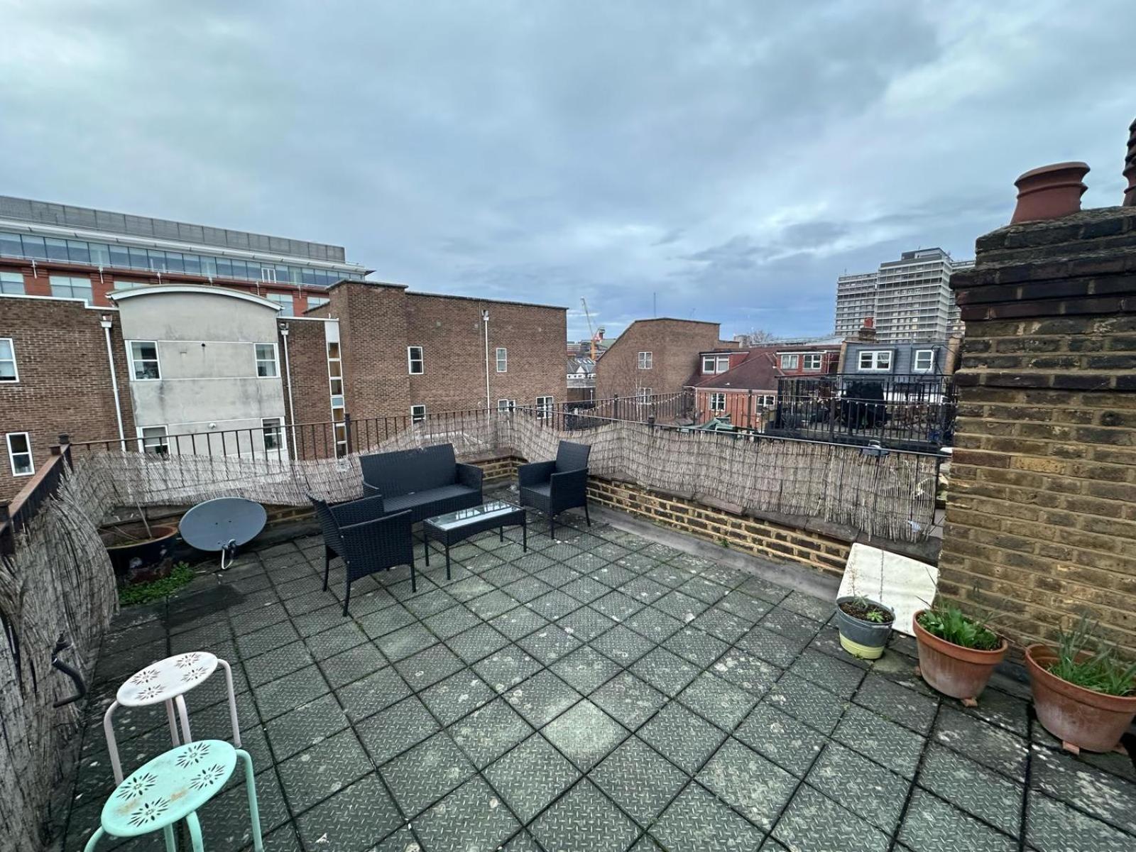 Lovely 3 Bedroom Maisonette With Private Roof Terrace In Hammersmith Londyn Zewnętrze zdjęcie