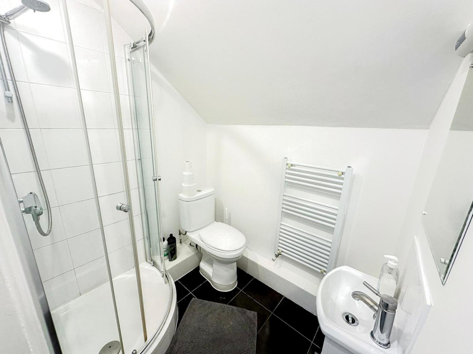 Lovely 3 Bedroom Maisonette With Private Roof Terrace In Hammersmith Londyn Zewnętrze zdjęcie