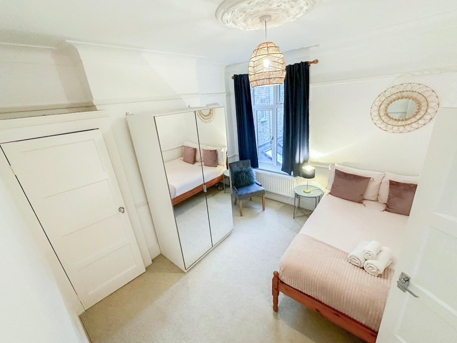 Lovely 3 Bedroom Maisonette With Private Roof Terrace In Hammersmith Londyn Zewnętrze zdjęcie